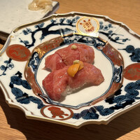 肉亭ふたご iki 新宿店 - 肉寿司-ウニ・大トロ握り-