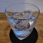 ダイニング WAZN - 少し趣向を変えて二階堂をロックで。