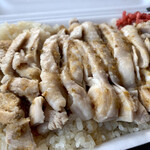 まるか - 美味しい鳥肉にガーリックチリソース！うまい！