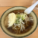 かまだ屋 - 正油ラーメン
      天ぷら、きつねトッピング