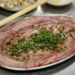 ツラとキモ 炭火焼肉 いわしげ - 