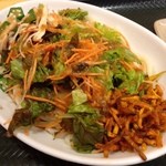 はなまるうどん - コクうまサラダうどん（一日分の緑黄色野菜） 中 ¥609