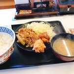 Yoshinoya - 唐揚げ牛皿定食