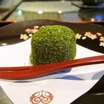 鶴雅ウィングス - まりおに似せた和菓子