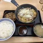 吉野家 - 牛皿･鉄板牛焼肉定食 877円