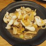 卓 - イカバター炒めその２