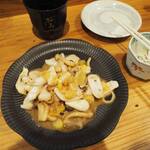 卓 - イカバター炒めその１