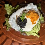 トラットリア カンパーナ ジロウマル - 料理写真:長牡蠣のキャビアウニ乗せ