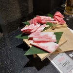 A5仙台牛焼肉食べ放題 肉十八 - 