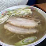 唐沢亭 - 塩　見た目がそれほど変わらないが美味しい塩ラーメン