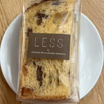 LESS - GR  PANETTONE 1/4 CUT