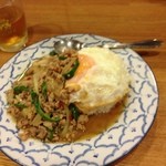 タイ屋台料理ヌードル＆ライス TUKTUK - ガイパップリラーカオ８５０円也（2013/7）