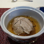 トゥ・ラ・ジョア - 真河豚白子と玉葱のオーブン焼き、トリュフコンソメスープ（６月）