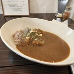 Motomachi Komichi - シンプルカレー(680円)です。