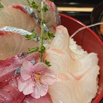 マルニ水産 - ランチの鉄火丼