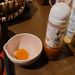 Sagami - ○サガミ　和風ドレッシング
      大根おろしと玉ねぎの豊かな風味！
      との売り文句。
      
      これ単体で味わってみると
      玉ねぎの甘みが豊かで円やか！
      
      美味しかったので
      サラダとの相性も良いだろうと思われる