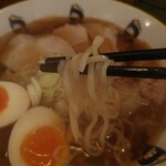 ワンタンメンの満月 - この麺！！美味い〜