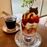 猫野食堂 - くろねこパフェ　９００円・セットコーヒー　２００円
