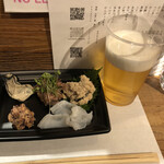麹町いづみや しろ - 生ビール[おつまみ：5品]たらこ煮付け、本マグロの血あい角煮、かき、たこ、ホタルイカのなめろう