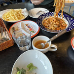 SUNDAY'S BAKE RIVER GARDEN - 