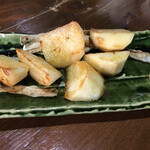 マルシゲ鉄板堂 - 長いもの焦がし醤油焼き