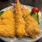 とんかつ家 比呂野 - ミックスフライ定食1930円