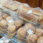 Hararu Yataimura Yashio Sutan - 
                        店内には各種調味料はもちろんのこと、サンドイッチように使えそうなパン！