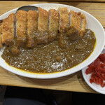 らーめん優月 - 厚切りカツカレー　別皿福神漬け