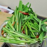 ざ・なべや 本店 - もつなべ　＠700円　（写真は2人前）