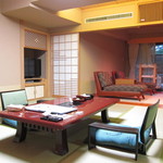 鶴雅ウィングス - お部屋全景、露天風呂と囲炉裏部屋がついています。