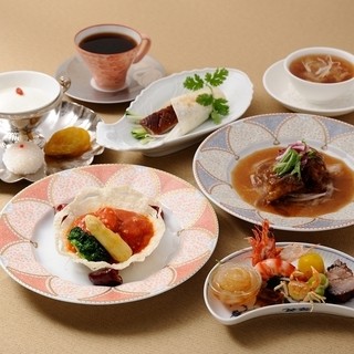 高級料理が手頃な価格で楽しめる『フラミンゴランチ』