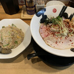 彩色ラーメンきんせい 高槻本店 - 