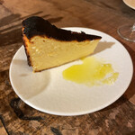 バルデエスパーニャ セントラル - レモンのバスク風チーズケーキ美味しかった！ちゃんとお店で作ってるんだってさ！