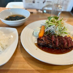 Grill Kitchen APO - ハネシタのカットステーキ