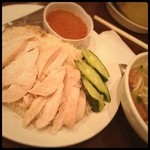 メーヤウ - やっぱりここのチキンライスは最高です。お出汁がしっかりご飯に染みてます。病みつきになります。yummy!!