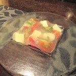 自然派レストラン TERRA - トマト、モッツァレラのカプレーゼ、ジェルもトマトです！