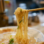 博多ラーメン ばりこて - 麺リフトアップ