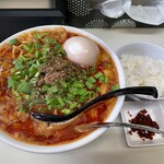ビンギリ - 勝浦タンタン麺＋味玉＋無料のライスとエビ辛