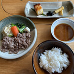 ざくろ - 和定食(銀鱈西京焼きと竹の子山椒煮と牛ロース バタ焼)