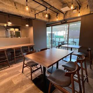 【LAMP雪の下】にリニューアルオープン。穏やで寛げる店内