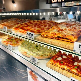 リピーターさん続出のこだわりの「ペパロニスライス」を堪能♪