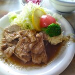 銀水食堂 - お肉は小ぶりながらも8切れくらい