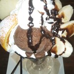 雪詩慕雲 - チョコレートパフェ。