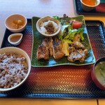 Ootoya - 鶏トロ肉の白麹漬けと、もろみチキン炭火焼き定食