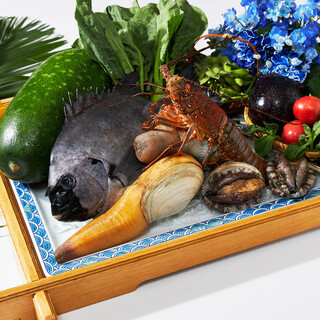 Commitment to fresh fish and shellfish and carefully selected ingredients