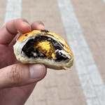 茂園 - ハチワレのおててと塩たまごいりパイ