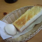 Komeda Kohi Ten - モーニングサービスのトーストとゆで卵