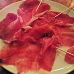 フェーガト・フォルテ - マッサヴェッキアの作る超絶ウマイ『チンタセネーゼの生ハム』