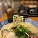 博多ラーメン鶴亀堂 - （2023/2月）麺