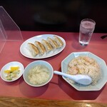 中華料理 珍来 - えびチャーハンとギョーザ